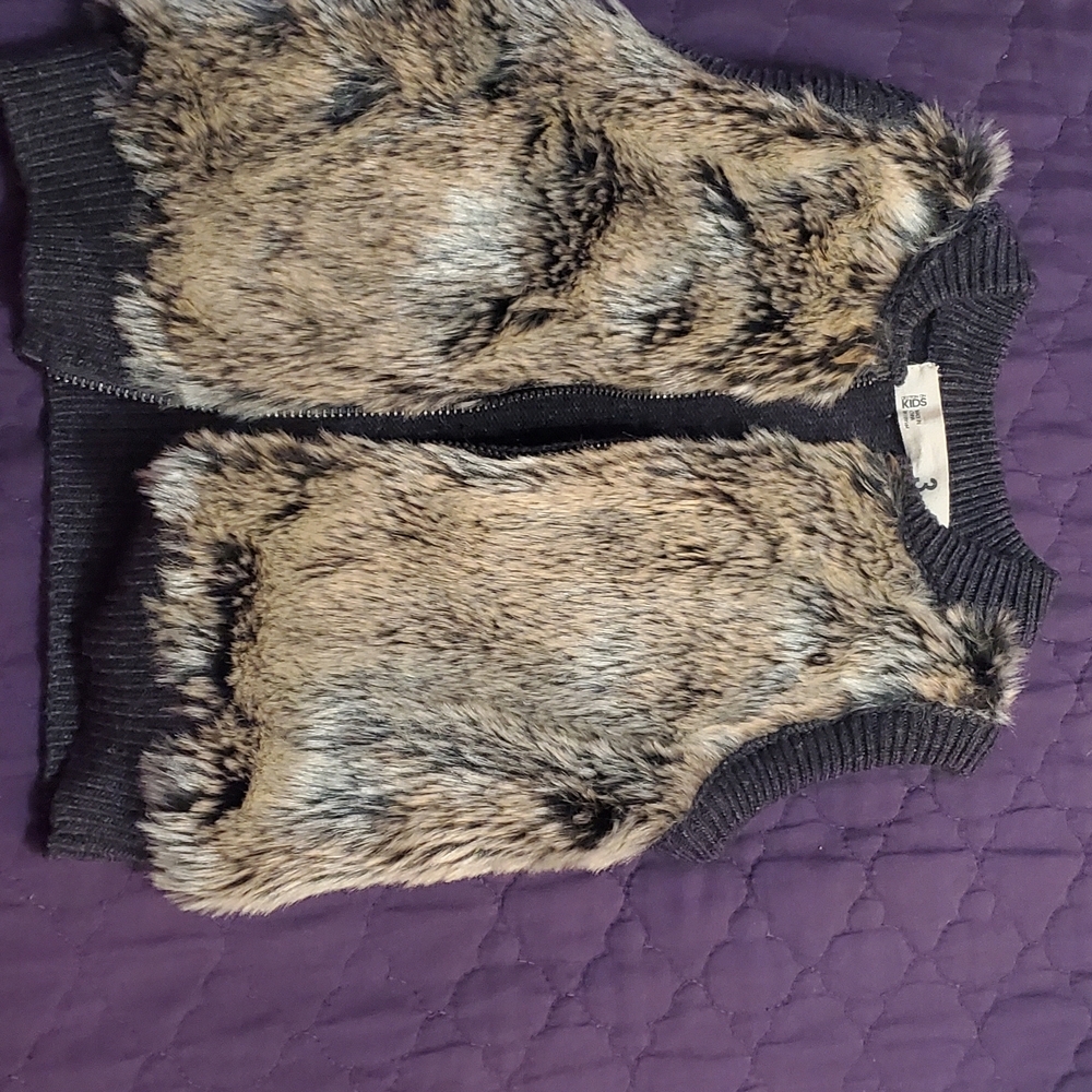 Cotton On - Sweater Vest for Toddler Girl.